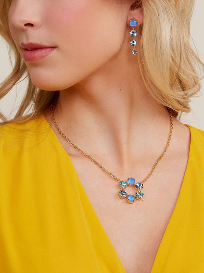 Front-Facing Crystal Collar Necklace: BLU[D]